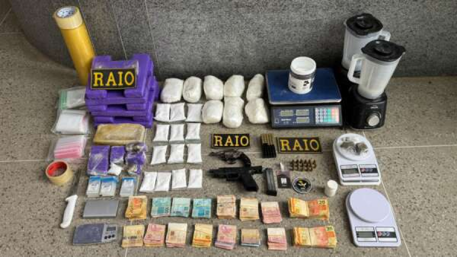 Suspeito é preso pela PMCE com 14 kg de drogas e duas armas de fogo em Iguatu