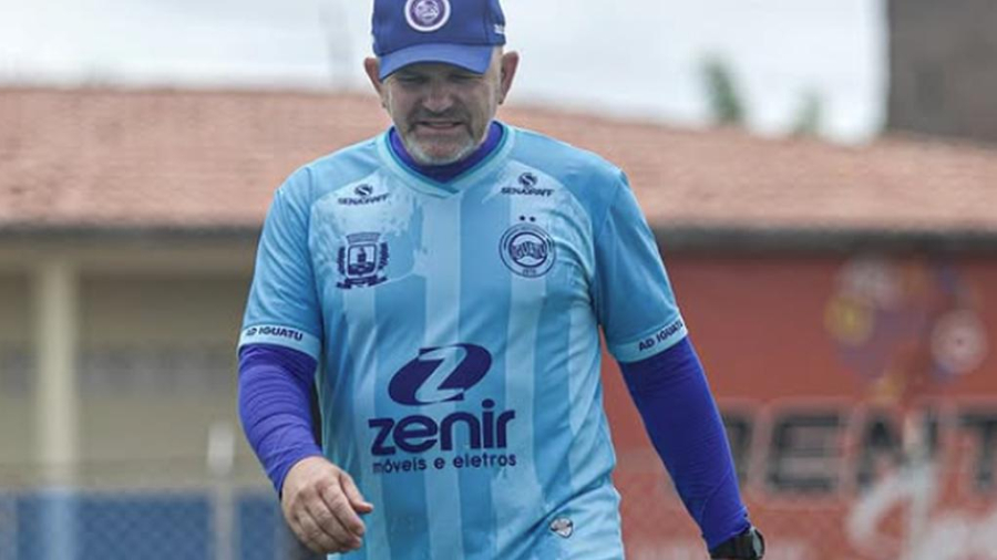 Iguatu demite técnico Paulo César Shardong